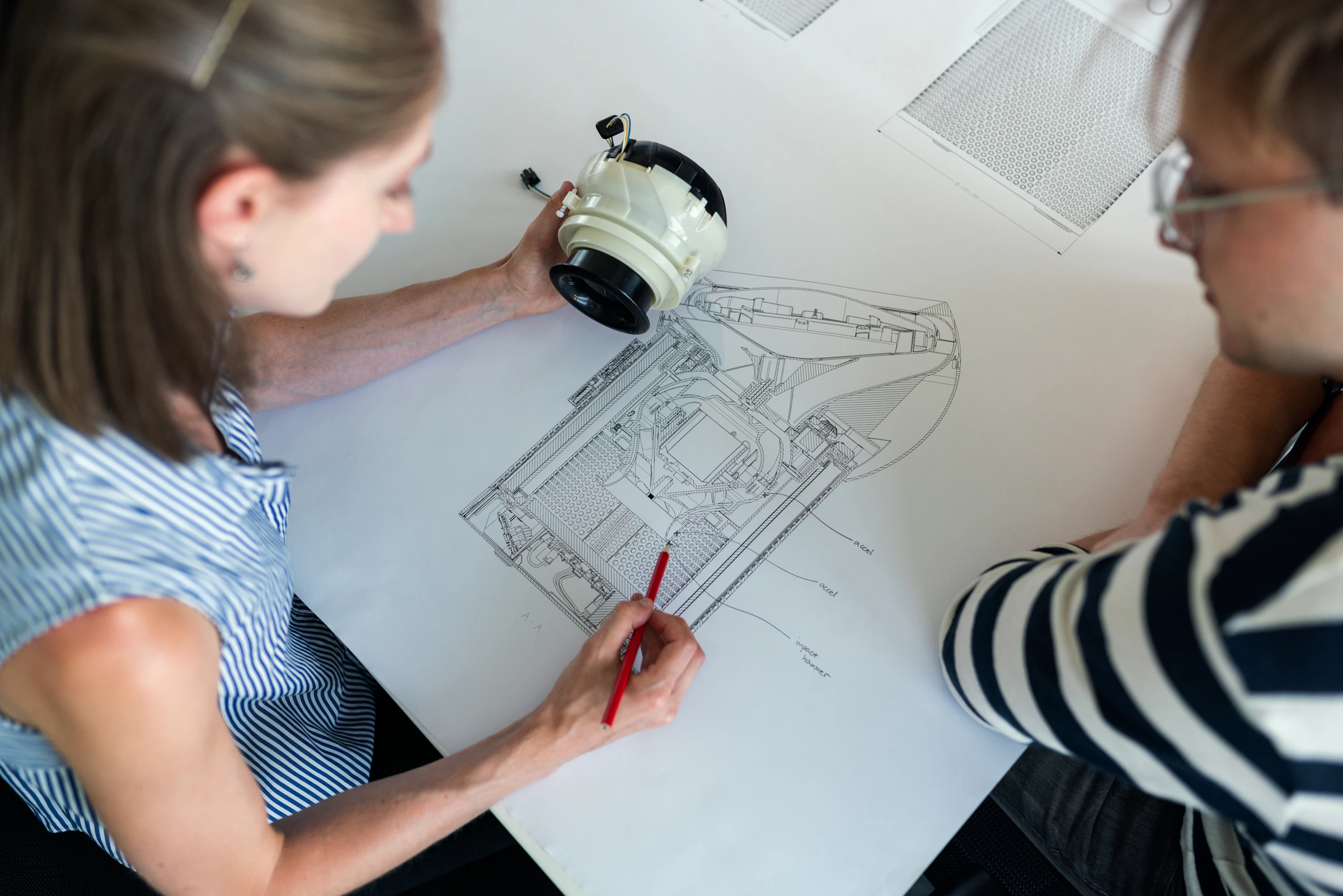 Handwerkermeister bei der Arbeit, Familienbetrieb in Darmstadt